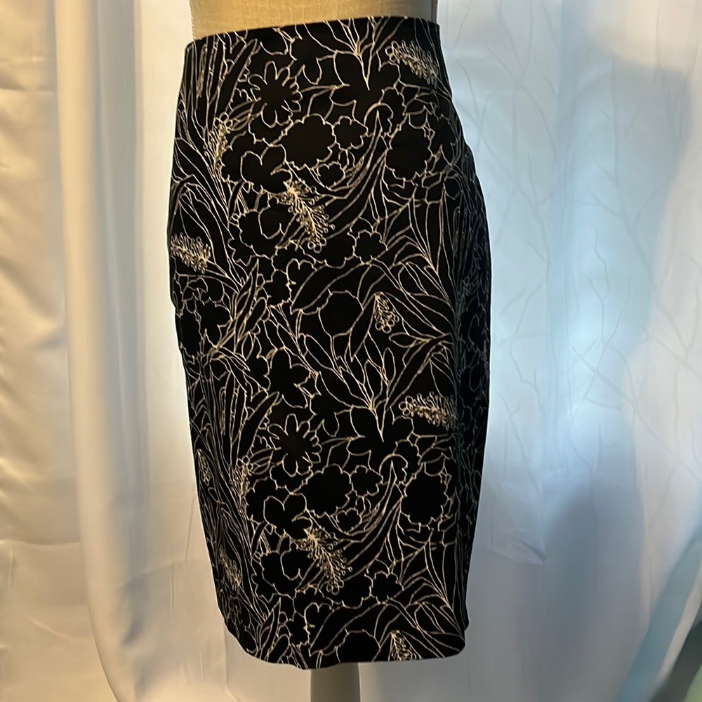 New York & Company Stretch Skirt, Size 10